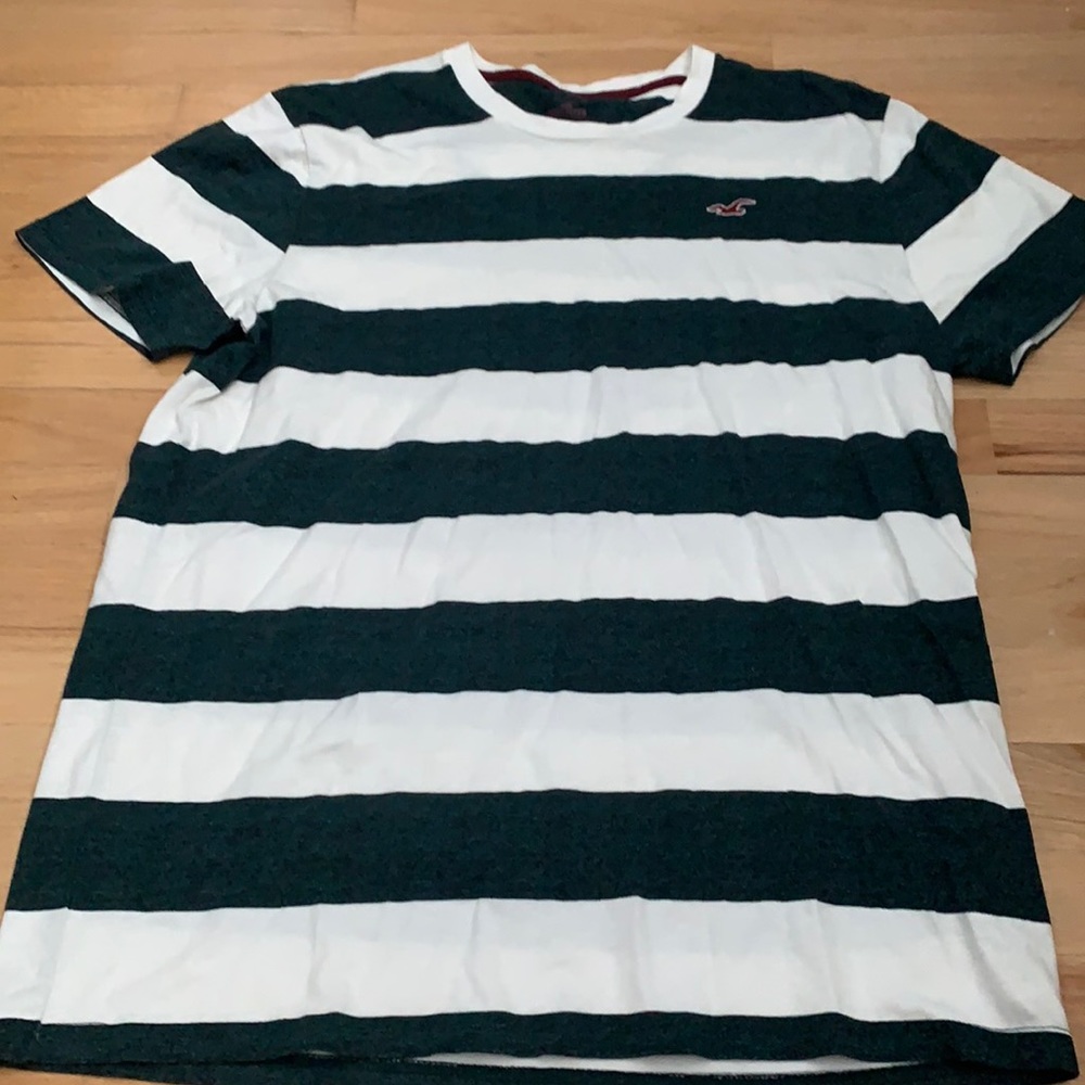 Hollister tee